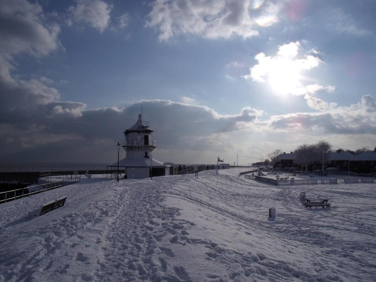Tidal Walk Cottage By The Sea Harwich Ngoại thất bức ảnh
